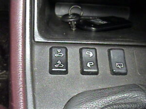 Sunroof Operation Troubleshooting and Repair-6-sunroof-switch-late